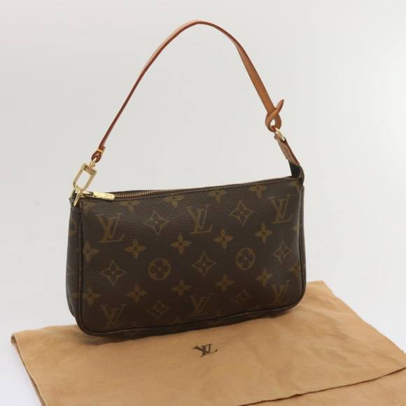 LOUIS VUITTON Pochette accessoires Clutch Bag - Picture 8 of 16